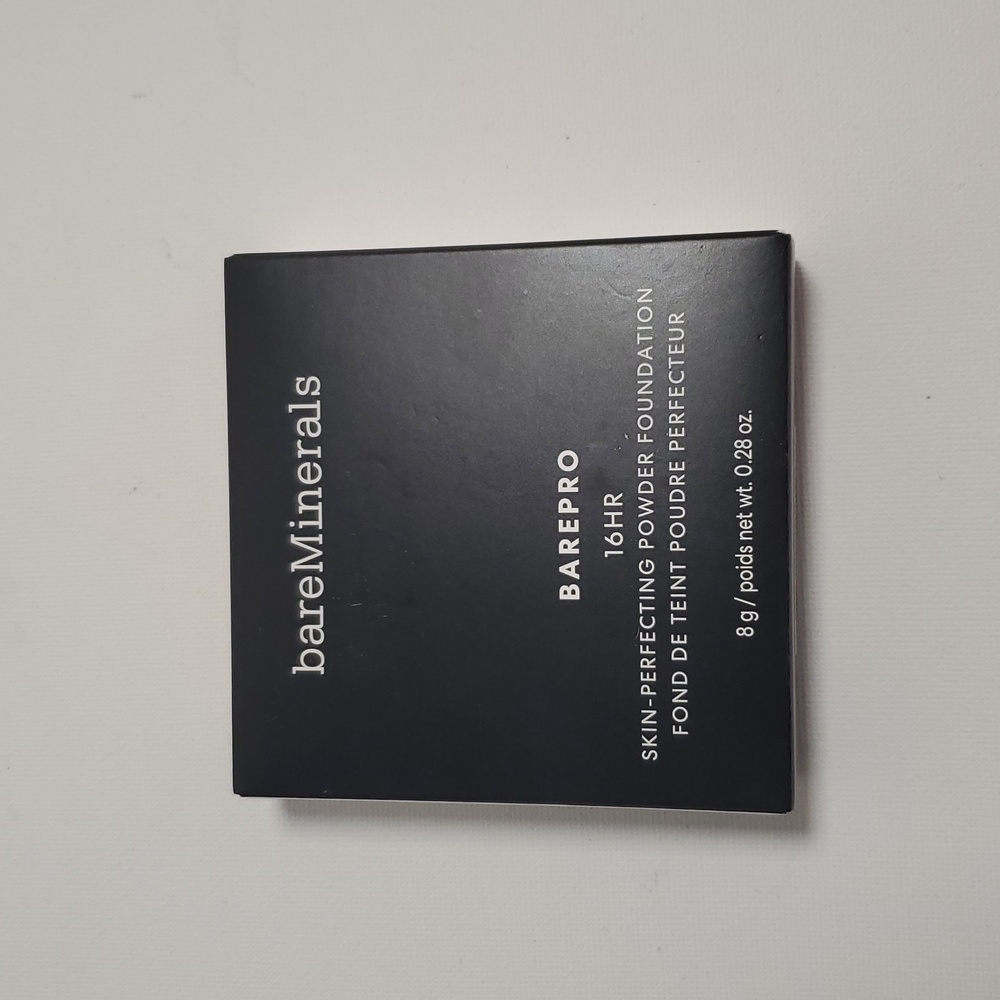 bareMinerals BAREPRO 16HR Powder Foundation in Black